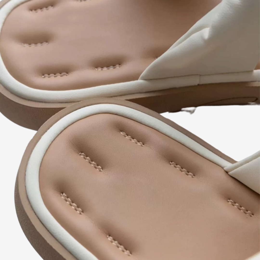 Adélaïde™ Sandales Plates en Cuir